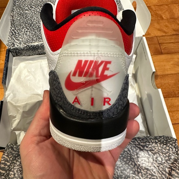 Jordan 3 Denim - Picture 4 of 6